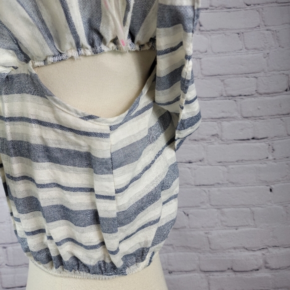 A'GACI OFF SHOULDERS RUFFLE CROPPED TOP sz M(+390) - Picture 14 of 14